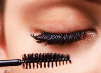 10 Tips for Enhancing Your Natural Beauty with Eyelash Extensions